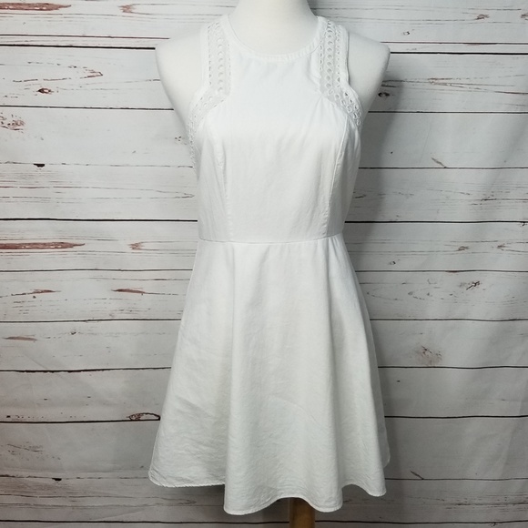 American Eagle Outfitters Dresses & Skirts - American Eagle Outfitters White Eyelet Zipper Mini